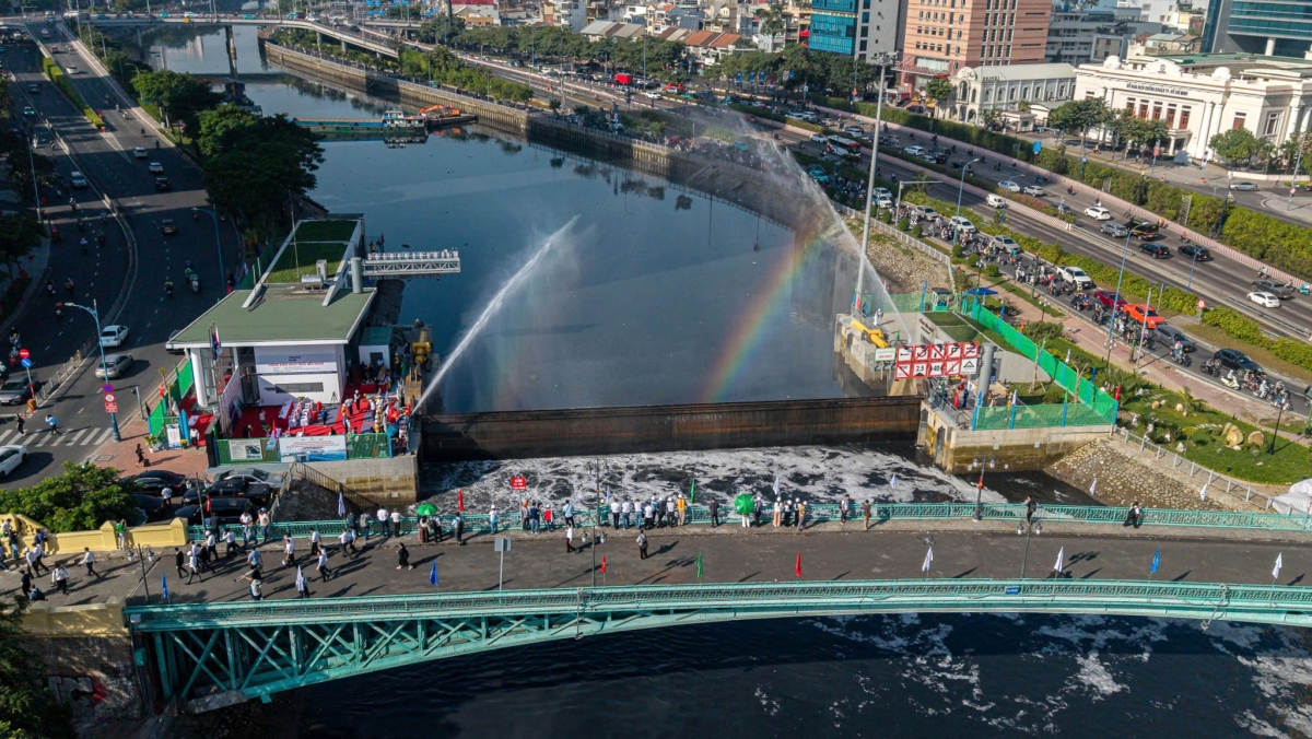 Lễ tái khởi động dự án tại cống ngăn triều Bến Nghé (ảnh: A.K)