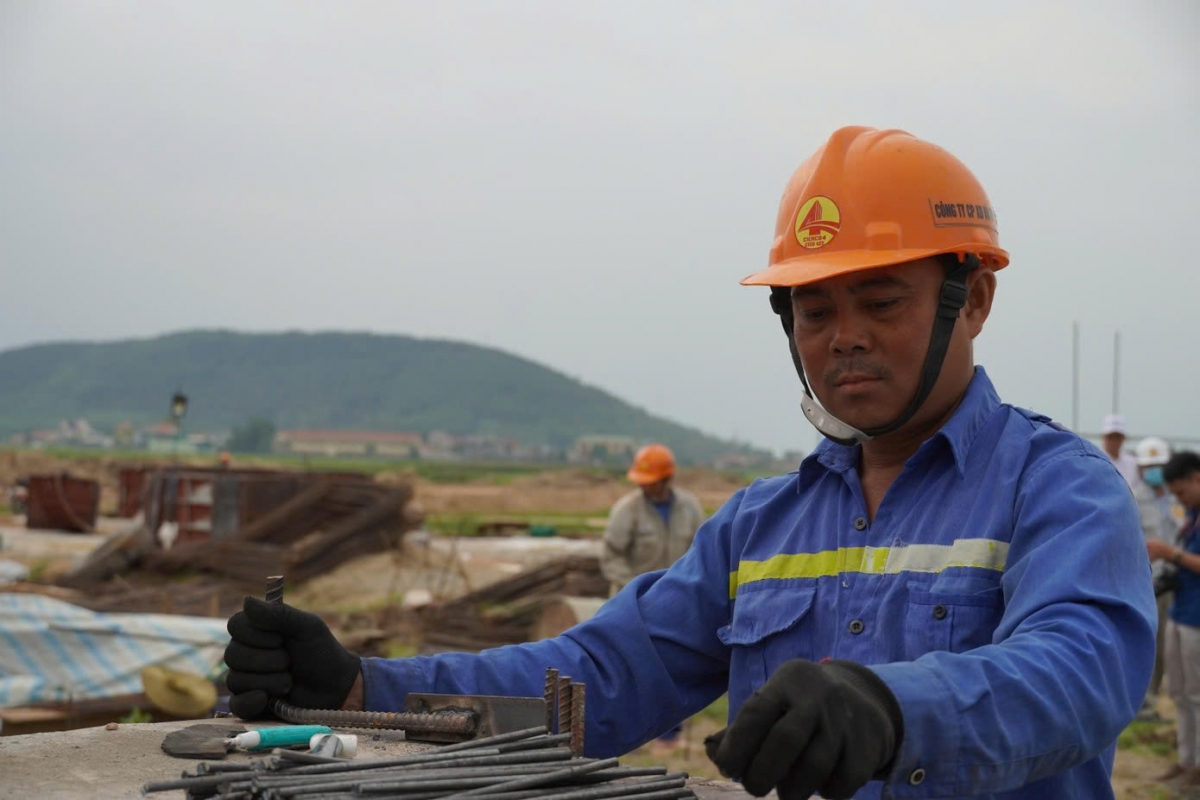 Cienco4 có đội ngũ kỹ sư, công nhân giỏi, tâm huyết với nghề thi công.