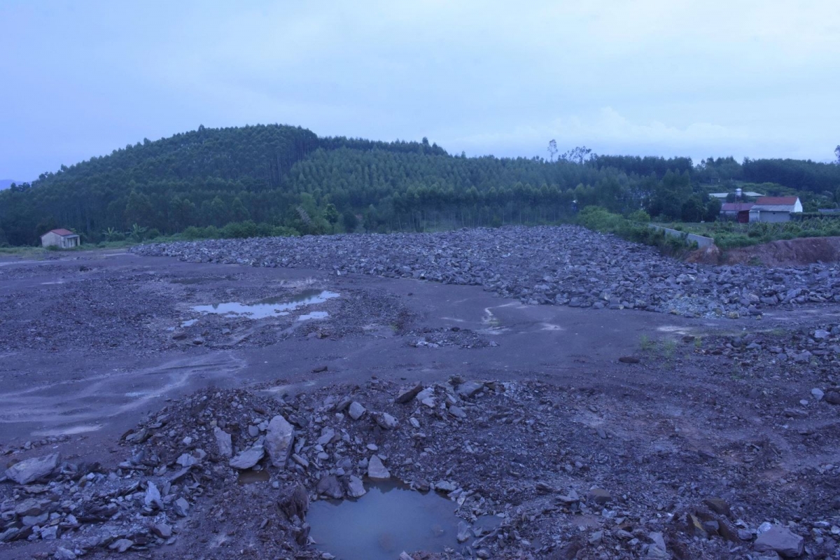Hiện trường khai thác khoáng sản trái phép của Công ty TNHH Trung Hiếu