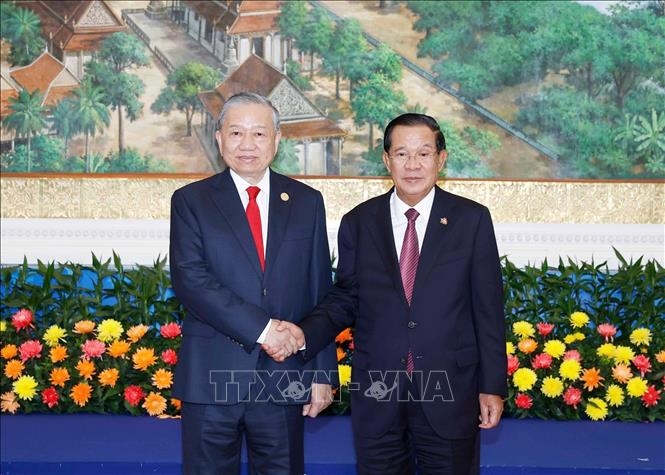 Tổng Bí thư Tô Lâm và Chủ tịch Đảng Nhân dân Campuchia Hun Sen. (Ảnh: Thống Nhất/TTXVN)
