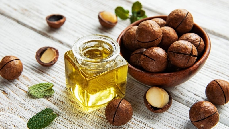 Dầu macca được xem là một trong những loại dầu thực vật cao cấp nhờ giàu dưỡng chất và có lợi cho sức khỏe tim mạch