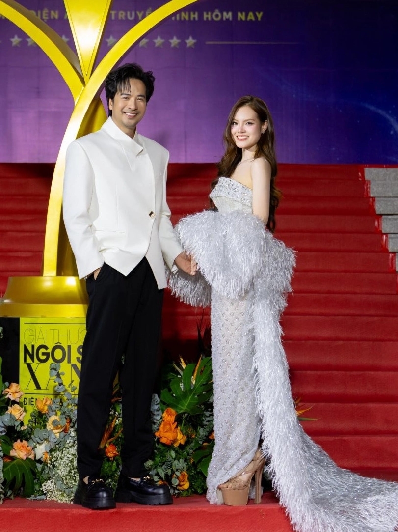 Một tháng sau đám cưới, vợ chồng Đoàn Minh Tài - Sunny Đan Ngọc đi hưởng tuần trăng mật, đồng hành tại sự kiện và cùng nhau chuẩn bị đón Tết.