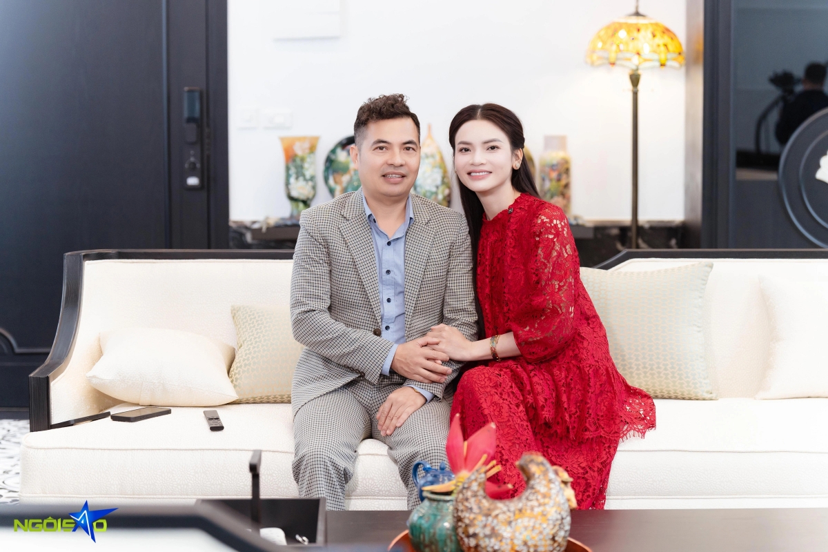 Sau khi nên duyên với bạn trai lâu năm, NSND Phạm Phương Thảo xây dựng tổ ấm mới, bên cạnh biệt phủ của mình. Bên cạnh đó, cô mua thêm đất để mở rộng diện tích khuôn viên lên tới gần 10.000 m2.