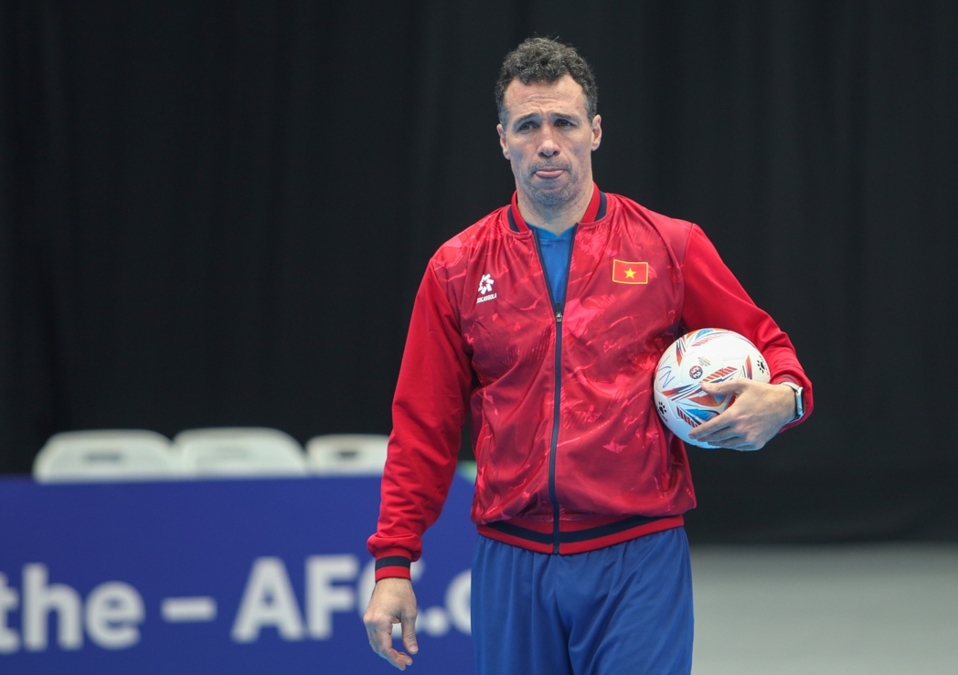 HLV Diego Giustozzi tin tưởng vào các học trò trước “bài toán khó” mang tên ĐT futsal Indonesia. (Ảnh: VFF)