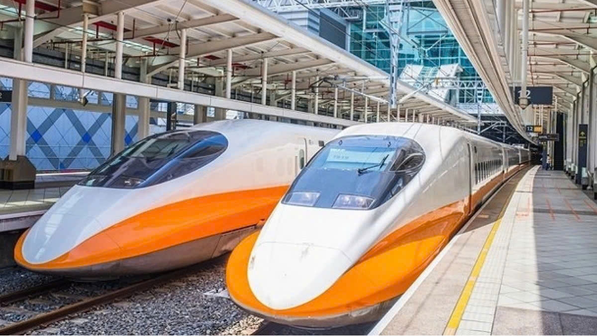 Đường sắt tốc độ cao Hà Nội - Quảng Ninh được thiết kế đường đôi, khổ 1.435mm, điện khí hóa; tốc độ thiết kế 350km/h, riêng đoạn qua khu vực TP Hà Nội 120km/h.