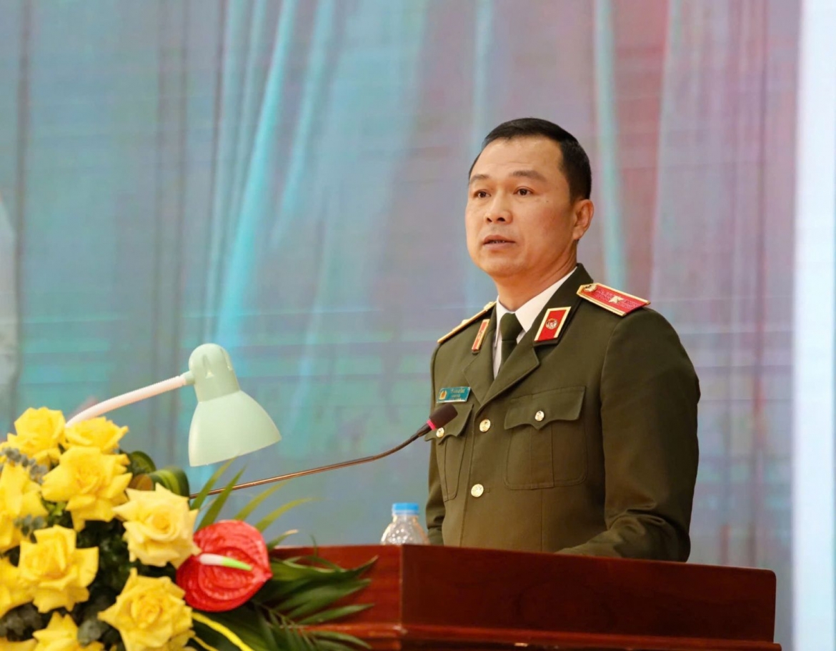 Thiếu tướng Tô Anh Dũng, Giám đốc Công an tỉnh Thanh Hóa trình bày chương trình hành động trước cử tri.