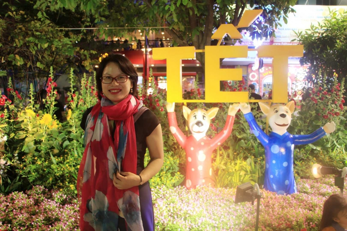 Phó giáo sư Hạ Lộ đón Tết tại thành phố Hồ Chí Minh năm 2018 (Ảnh: NVCC)