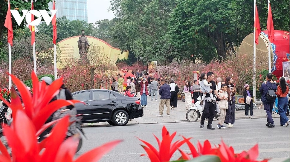 Spring flower displays and photo spots are set up across the pedestrian area around Hoan Kiem Lake ahead of the Lunar New Year of the Horse 2026.