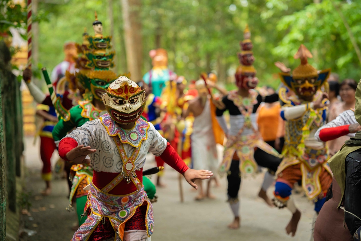 Phim được đầu tư bối cảnh để tăng tính chân thực cho truyền thuyết dân gian. (Ảnh: Galaxy Studio)