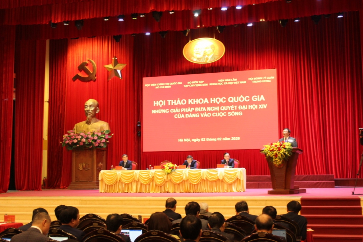 GS. TS Nguyễn Xuân Thắng phát biểu khai mạc, đề dẫn hội thảo.