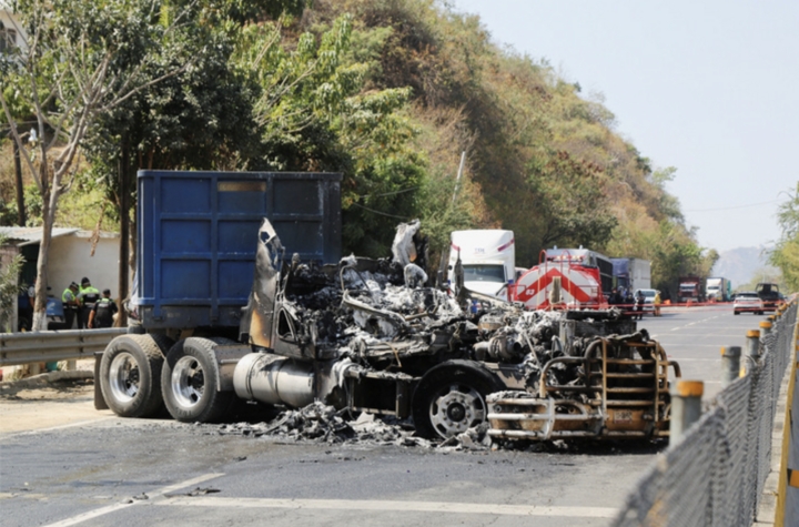 Ngay sau cái chết của El Mencho, nhiều khu vực do CJNG kiểm soát rơi vào hỗn loạn. Ảnh: Reuters