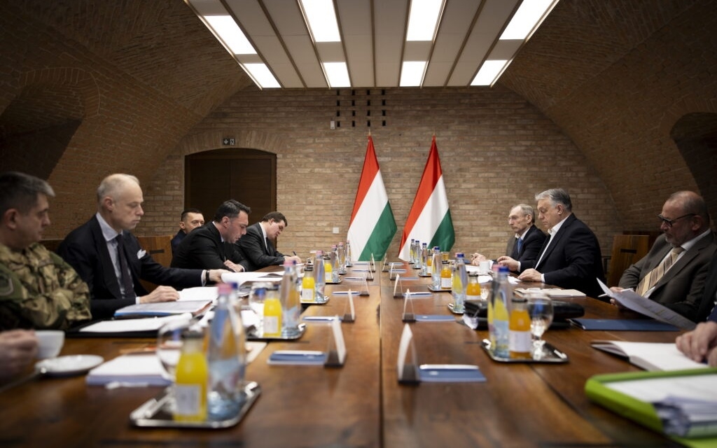 Cuộc họp của Hội đồng Quốc phòng Hungary ngày 25/2/2026. Ảnh: MTI.
