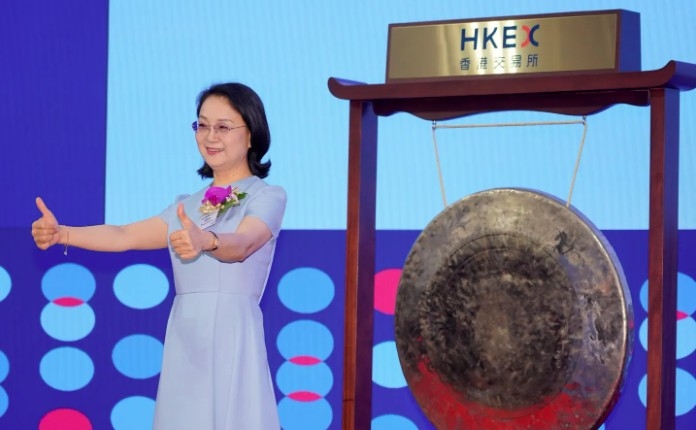 Bà Zhong Huijuan (Chung Huệ Quyên) là nữ tỷ phú giàu nhất Trung Quốc hiện nay