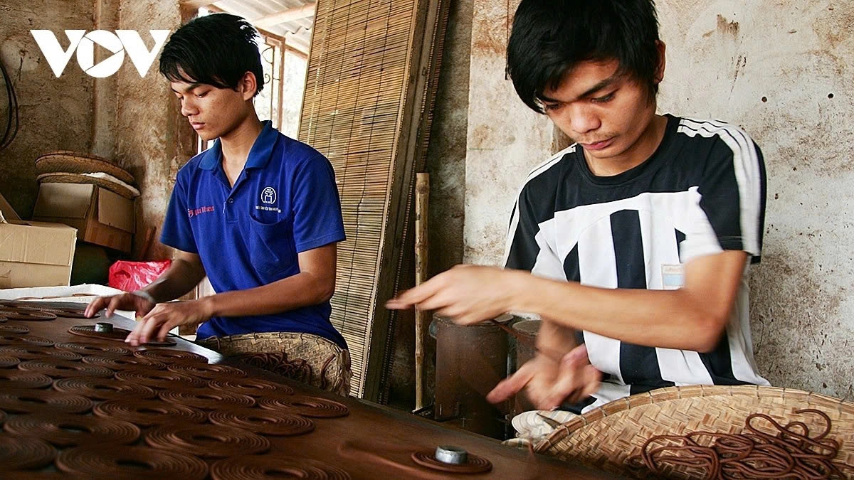 Little to none of the process of making incense is automated to ensure good quality of products.