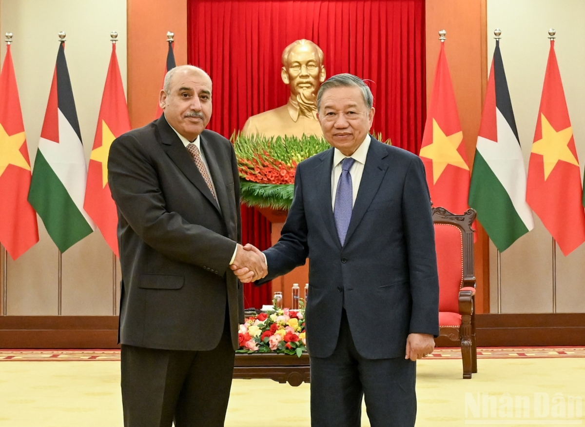 Tổng Bí thư Tô Lâm và Chủ tịch Hạ viện Jordan Mazen Turki El Qadi. Ảnh: nhandan.vn