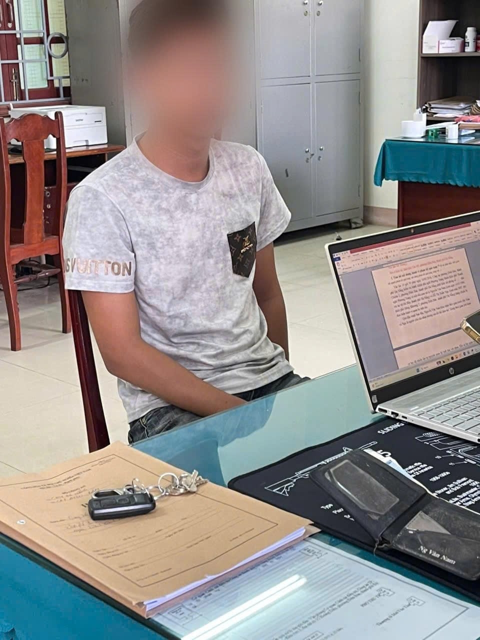 Đối tượng N.V.N tại cơ quan công an. Ảnh CA