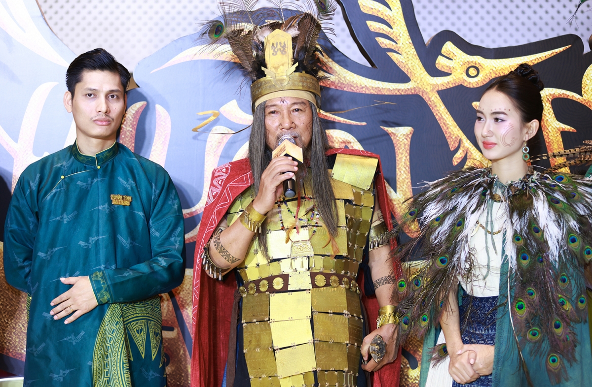 NSND Trọng Trinh trong tạo hình Vua Hùng