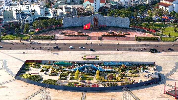 Ngày 8/2, đại diện lãnh đạo Sở VH-TT&amp;DL tỉnh Gia Lai thông tin, cụm linh vật mừng Xuân Bính Ngọ 2026 sẽ được tỉnh khánh thành và trưng bày tại Quảng trường Nguyễn Tất Thành, phường Quy Nhơn vào ngày mai 9/2 (22 tháng Chạp).