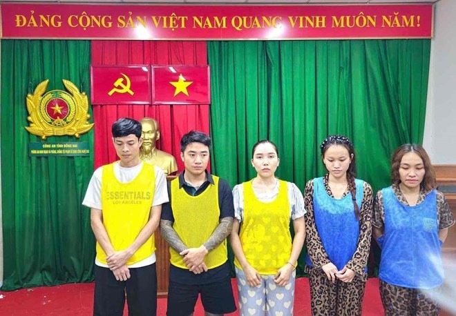 Triệt phá đường dây lừa đảo trên không gian mạng quy mô 2.500 tỉ đồng, bắt giữ nhiều đối tượng. Ảnh: Công an tỉnh Đồng Nai.