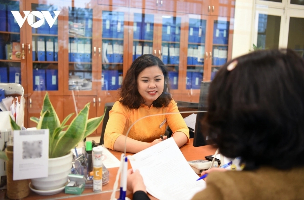 Thủ tướng yêu cầu cải cách tiền lương, đa dạng chính sách đãi ngộ với công chức