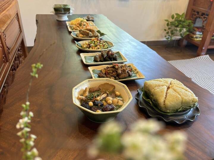 Mâm cỗ mặn cúng rằm tháng Giêng. (Ảnh: Đỗ Thu Ngọc)