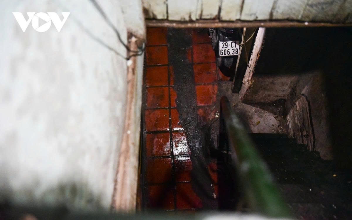 Tại Hà Nội, sau Tết thường xuất hiện nồm ẩm kéo dài với độ ẩm không khí 80-95%, mưa phùn và nền nhiệt khoảng 18-26°C