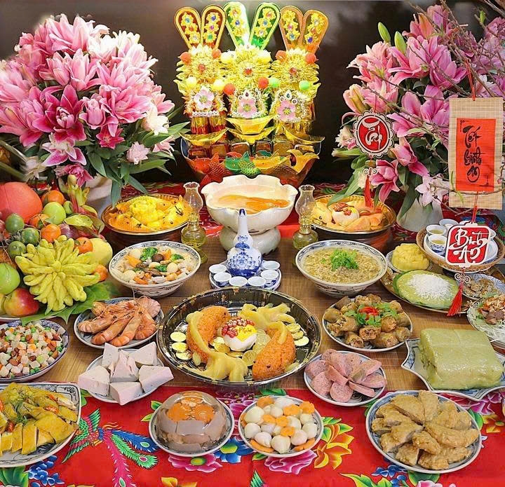 Lễ cúng ông Công ông Táo diễn ra vào ngày 23 tháng Chạp hàng năm, là nghi thức quan trọng trong đời sống tâm linh của người Việt