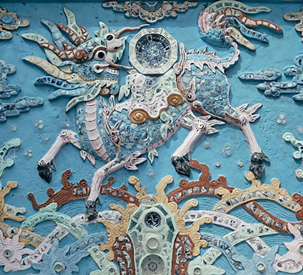 Phù điêu long mã phù đồ tại chùa Bà Nước Mặn.