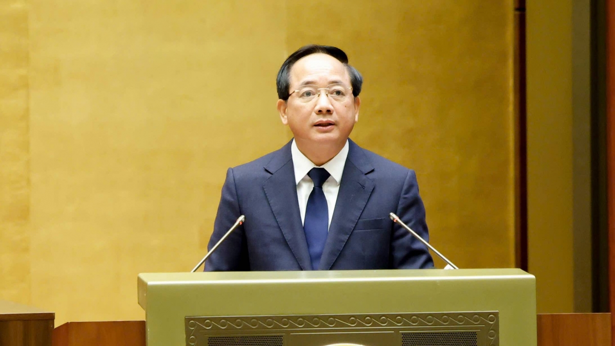 Trưởng ban Tuyên giáo và Dân vận Trung ương Trịnh Văn Quyết trình bày chuyên đề tại hội nghị. Ảnh: Như Ý