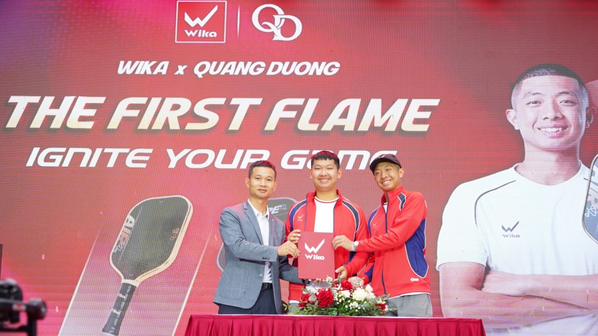 Quang Dương ra mắt bộ sưu tập vợt mang thương hiệu của mình.