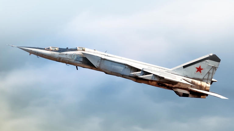 Ra mắt năm 1970, MiG-25 được xem là “nỗi ám ảnh” của phương Tây. Đây là máy bay chiến đấu nhanh nhất từng được sản xuất hàng loạt.Ảnh: Shutterstock