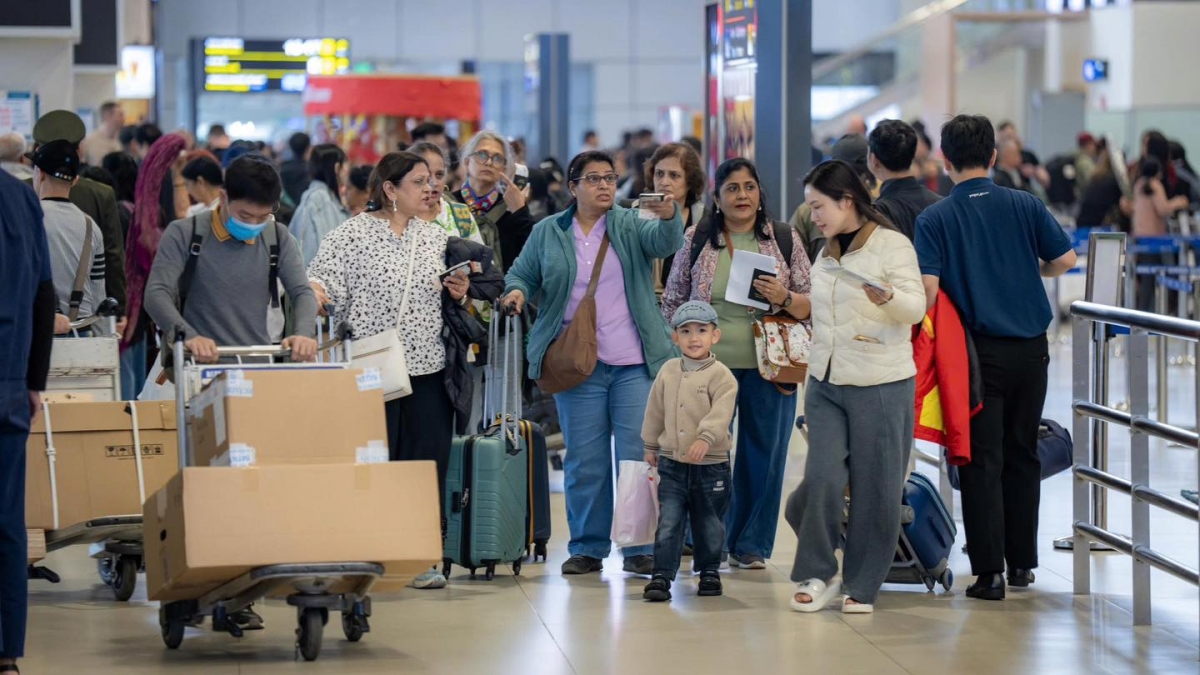 Xung đột Trung Đông đã ảnh hưởng đến việc khai thác bay và đi lại của hành khách.