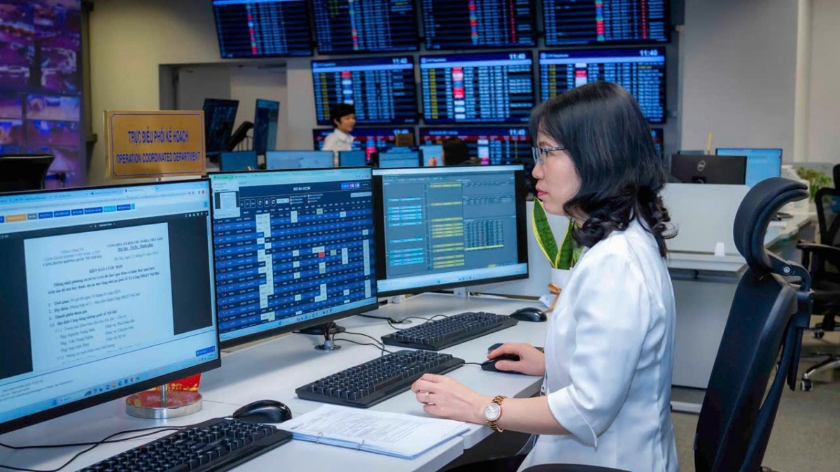 Các nhân viên trong ngành hàng không bảo đảm công tác an ninh, an toàn thông tin mạng trong dịp Tết Bính Ngọ 2026.