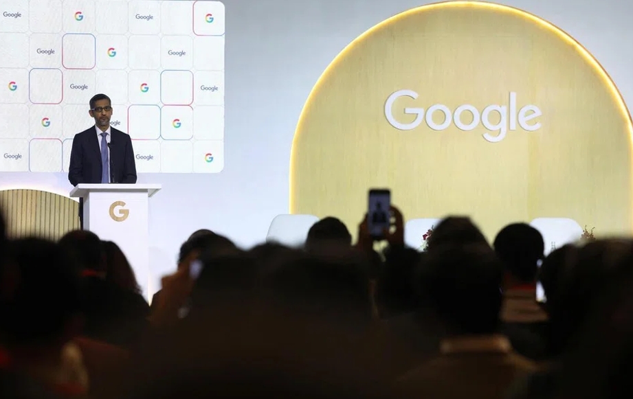 CEO của Google Sundar Pichai phát biểu tại Hội nghị Thượng đỉnh về Tác động AI được tổ chức ở New Delhi ngày 18/2. (Ảnh: Reuters)