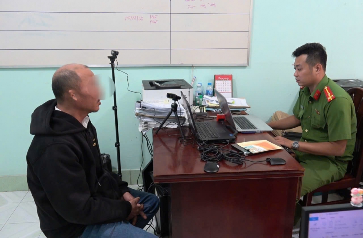 Tài xế xe khách Hùng Hiếu