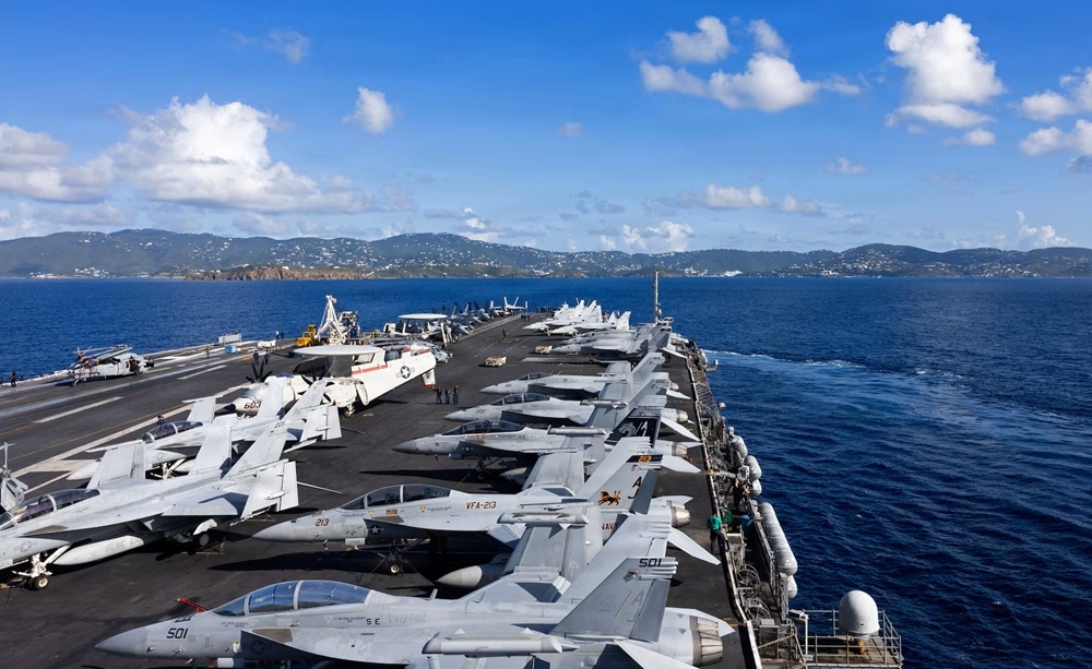 Tàu sân bay lớn nhất thế giới, chạy bằng năng lượng hạt nhân USS Gerald R. Ford của Hải quân Mỹ. Ảnh: Reuters