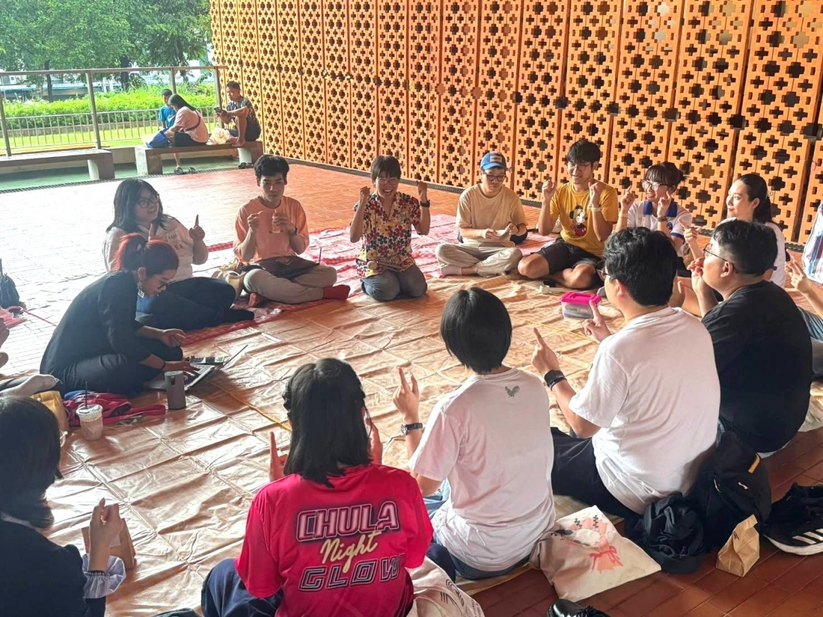 Các bạn trẻ ở Thái Lan hào hứng học tiếng Việt