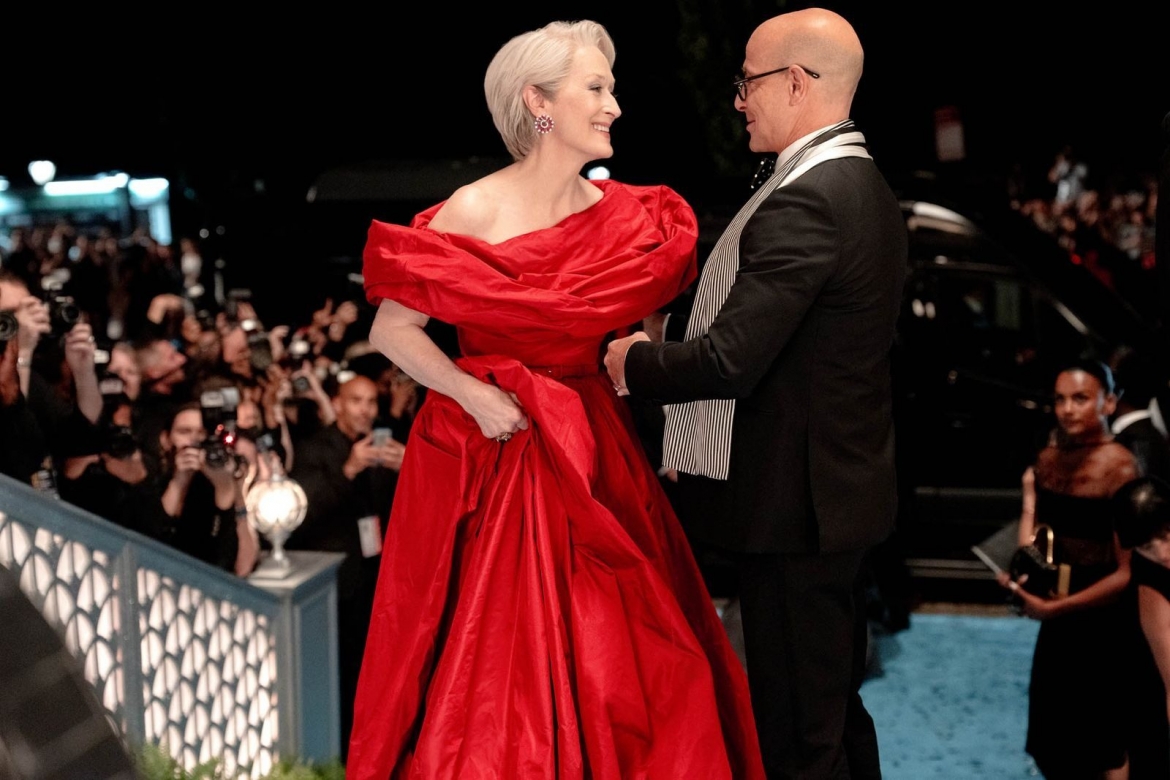 Meryl Streep trở lại vai tổng biên tập Miranda Priestly với phong thái quyền lực quen thuộc. (Ảnh: 20th Century Studios)