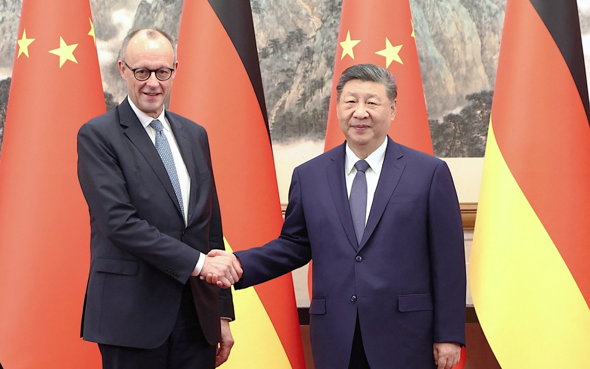 Chủ tịch Trung Quốc Tập Cận Bình và Thủ tướng Đức Friedrich Merz. Ảnh: Reuters.