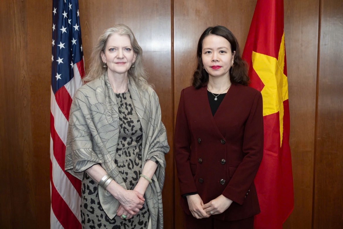 Thứ trưởng Ngoại giao Nguyễn Minh Hằng và Thứ trưởng Ngoại giao Hoa Kỳ Allison Hooker.