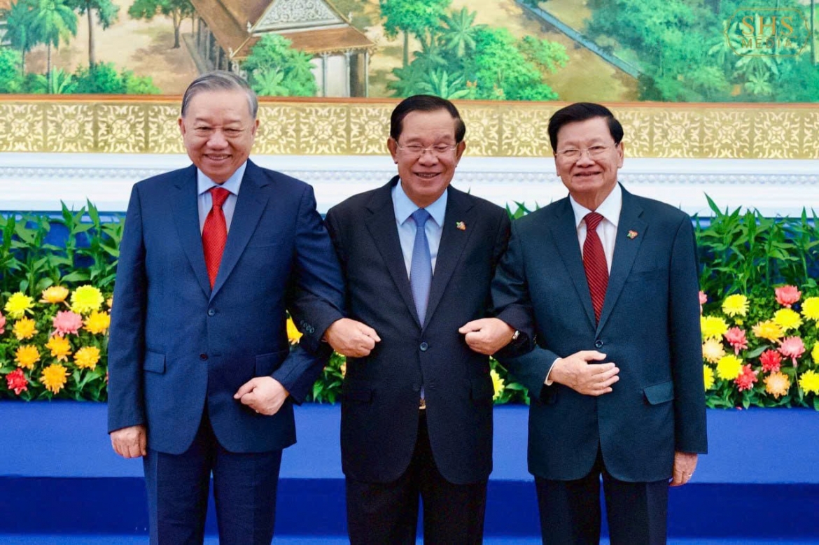 Chiều 6/2, Tổng Bí thư Tô Lâm cùng Chủ tịch CPP Hun Sen và Tổng Bí thư Đảng Nhân dân Cách mạng Lào Thongloun Sisoulith đã đồng chủ trì Cuộc gặp giữa 3 người đứng đầu 3 Đảng Việt Nam - Campuchia - Lào. Cuộc gặp đã đạt được kết quả hết sức tốt đẹp, trao đổi tất cả các lĩnh vực trong 3 Đảng, 3 nước và một lần nữa khẳng định quan hệ 3 Đảng, 3 nước và nhân dân 3 nước có ý nghĩa chiến lược, lâu dài. Kết thúc cuộc gặp, 3 nhà lãnh đạo đã nhất trí tổ chức Cuộc gặp giữa 3 người đứng đầu 3 Đảng lần thứ 5 năm 2027 tại Lào.