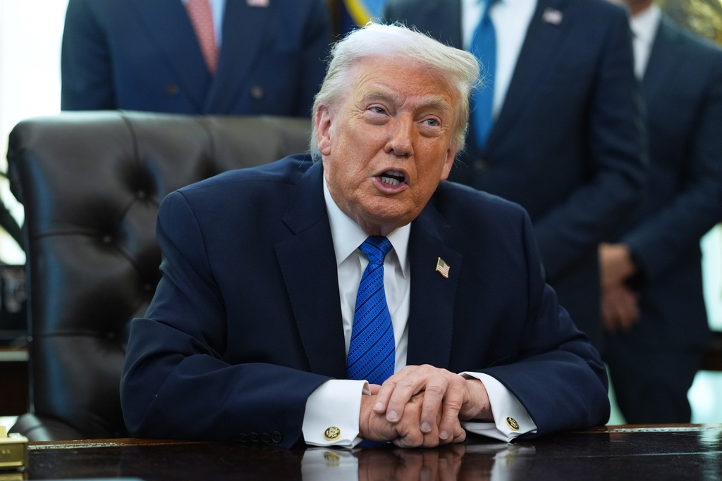 Tổng thống Donald Trump phát biểu trong một sự kiện tại Phòng Bầu dục của Nhà Trắng. Ảnh: AP