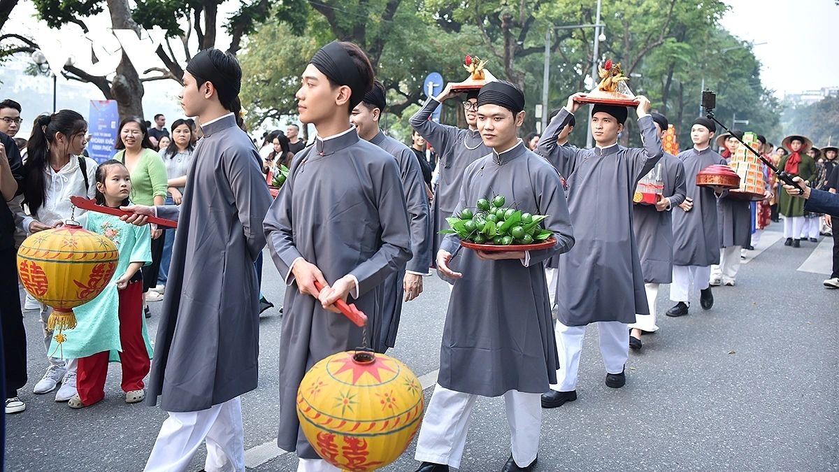 Ancient attire is not merely clothing that looks old, but a structured system of garments that existed in specific historical periods, closely tied to particular eras, social spaces, social status, ritual practices, and clearly defined codes of use.