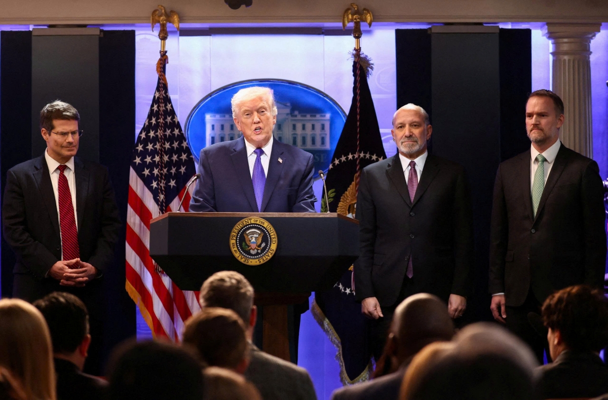 Tổng thống Mỹ tuyên bố áp thuế bổ sung 10% sau phán quyết của Tòa án Tối cao (Ảnh: Reuters)