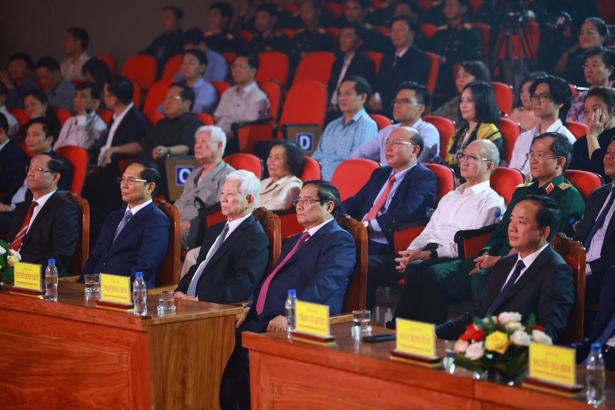  Thủ tướng Phạm Minh Chính dự chương trình nghệ thuật "Thủ tướng Phạm Văn Đồng- Trọn đời vì nước, vì dân”.