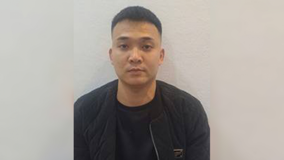 Đối tượng truy nã Nguyễn Văn Sơn tại cơ quan công an