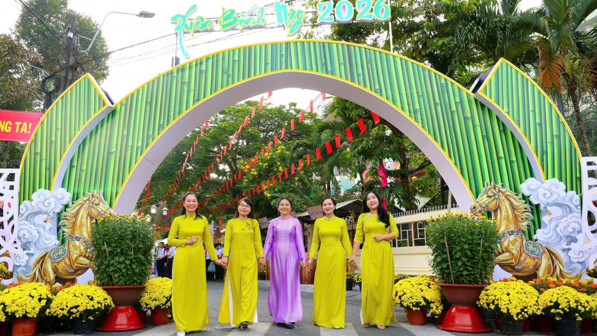 Với chuỗi hoạt động đa dạng, phong phú, Chương trình “Sắc Xuân miệt vườn” và “Công viên sách Xuân” Bính Ngọ 2026 tại TP. Cần Thơ được kỳ vọng sẽ trở thành điểm hẹn văn hóa quen thuộc, góp phần làm giàu đời sống tinh thần cho người dân trong những ngày đầu năm mới.