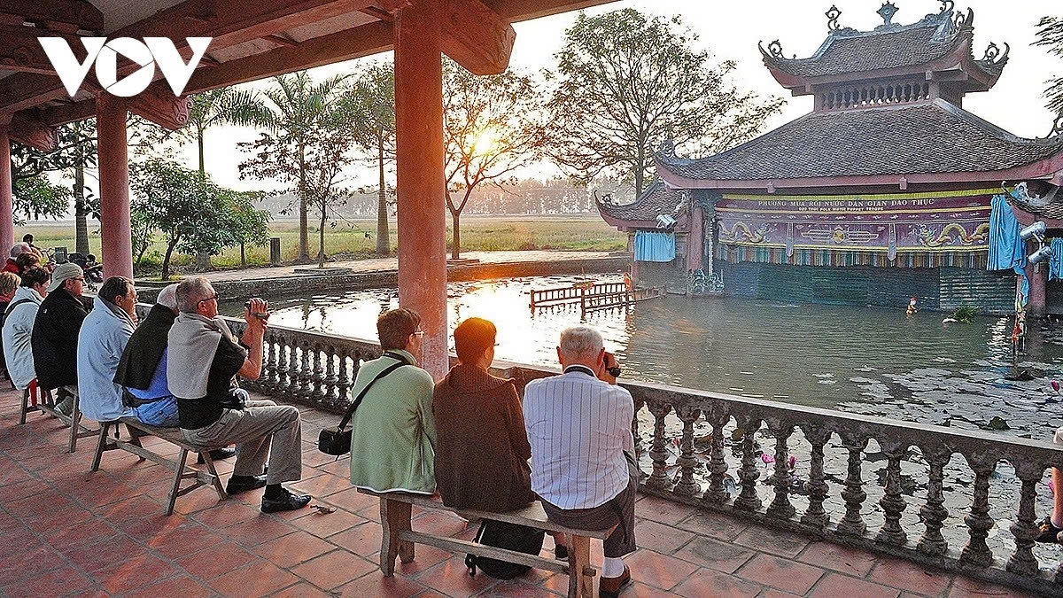 Water puppetry in Rach village, Ninh Binh province, has become a distinctive cultural tourism product, attracting both domestic and international visitors