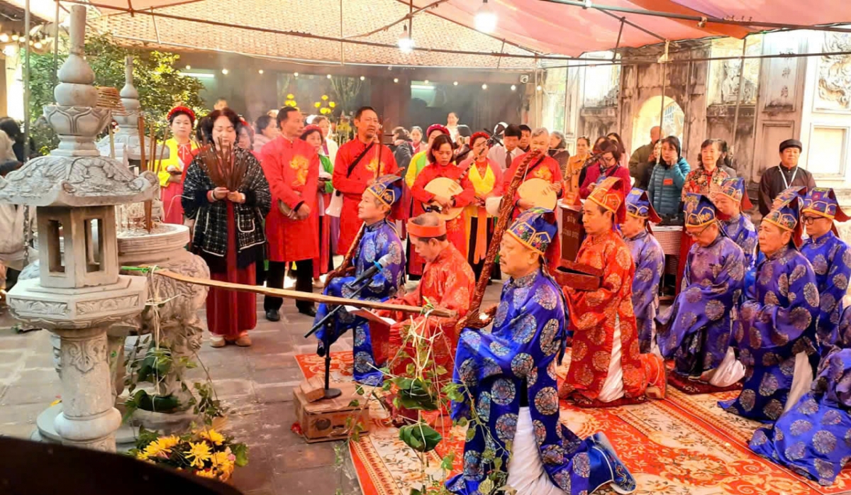 Lễ hội Thành hoàng làng Ngọc Hà được người làng hoa gìn giữ và tổ chức hằng năm