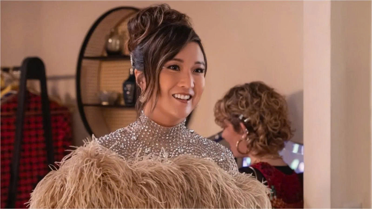 Ashley Park thủ vai Mindy Chen trong "Emily in Paris"